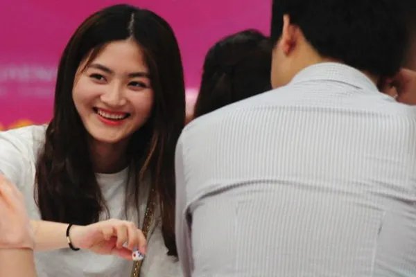 女子相亲带来4人吃掉5000元，你遇到过类似的奇葩人物吗？