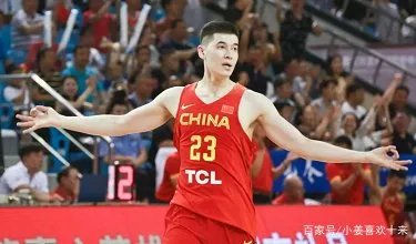 中国男篮身披23号战袍的球员是谁？