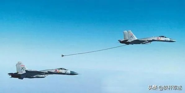 山东舰最新海上训练，看到歼-15上舰，还有多久形成战斗力？