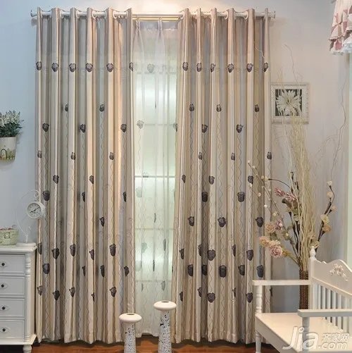 选择遮阳窗帘布的注意事项