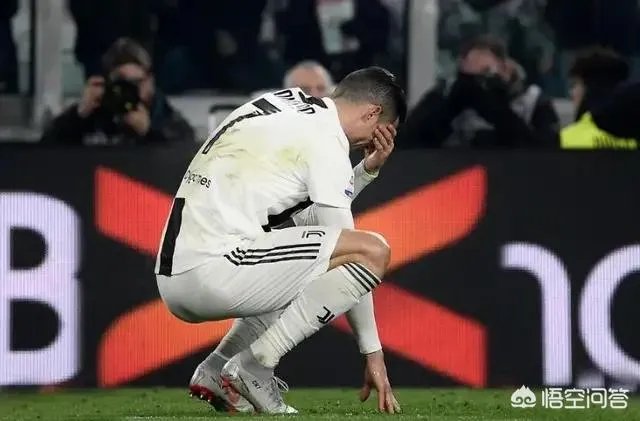 尤文1-0罗马，C罗1分钟连失2必进球气得直踹门柱，赛后罕见低分，你怎么看？