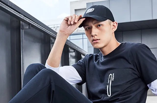 男士鸭舌帽什么颜色好看 男士鸭舌帽搭配技巧有哪些