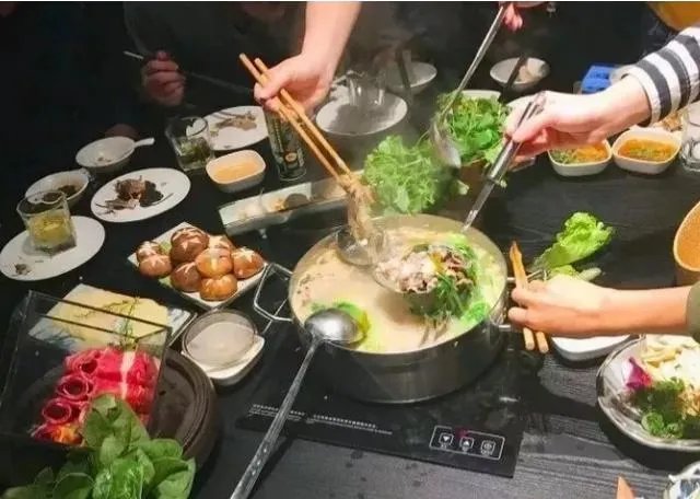 位于长沙市中心的五一广场，大家有哪些美食推荐？