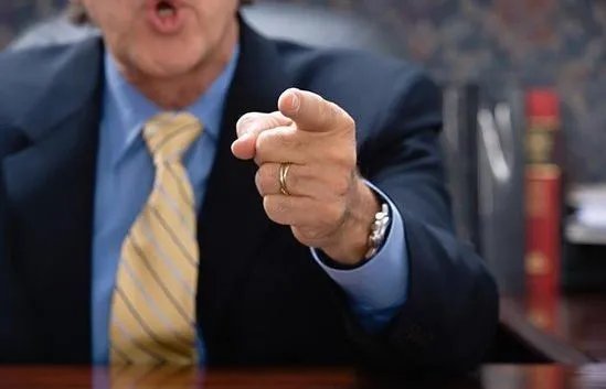 上班时间被老板骂,你会反驳领导吗？