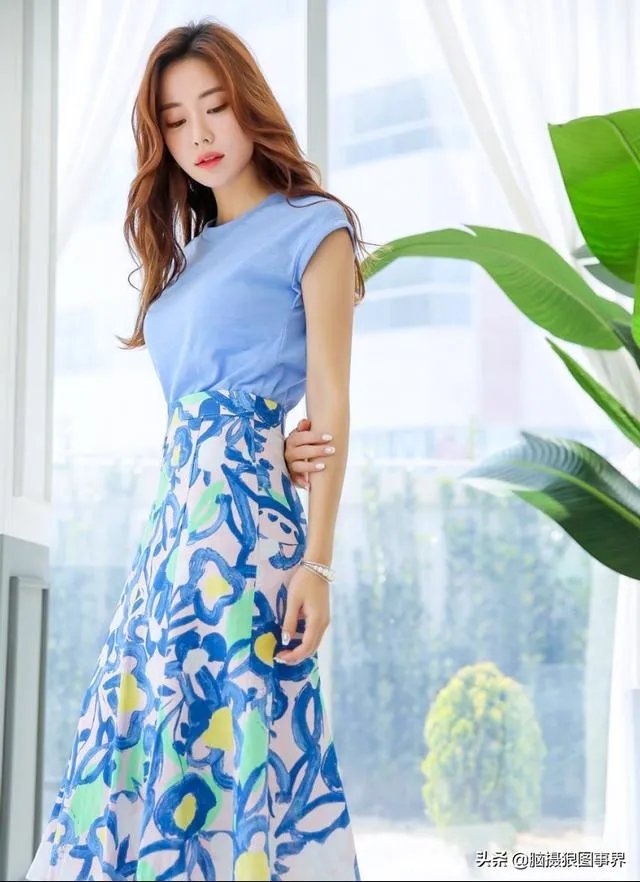 人像摄影的全身照，怎么可以拍摄出活泼奔放又不失淑女的感觉？