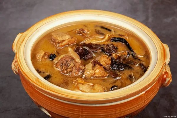 中老年人建议多吃哪几样菜，能营养健脾胃，舒服入冬呢？