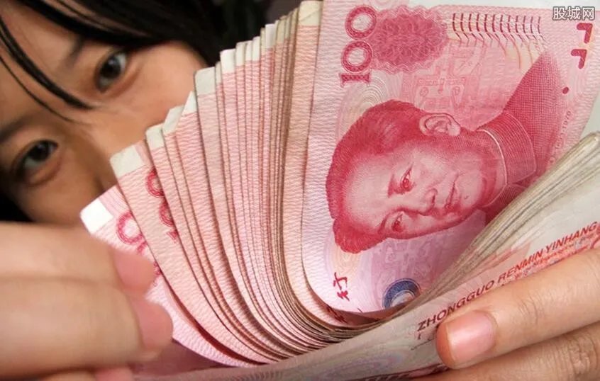 直播业平均月薪9423元 网红带货年赚上亿元