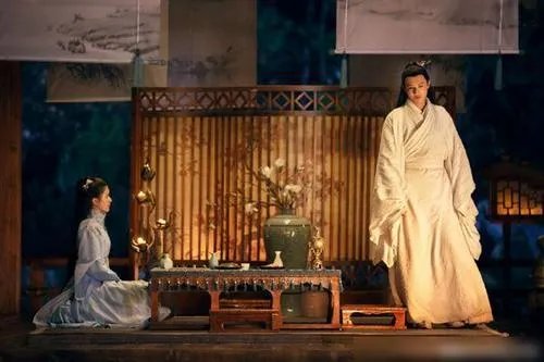 《三千鸦杀》和《冰糖炖雪梨》你更喜欢哪一个?为什么?