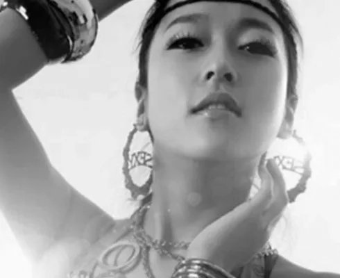 吉克隽逸身高曝光   身材比例完美惹人羡慕