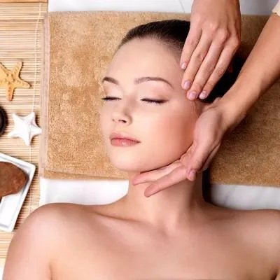 怎么样收缩脸部毛孔