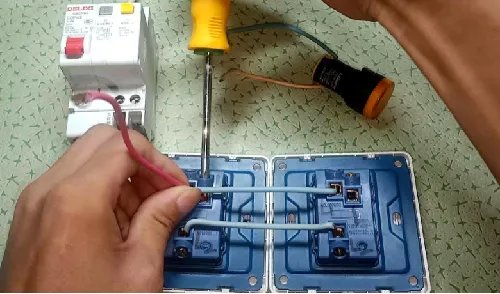 一灯一开关怎么接