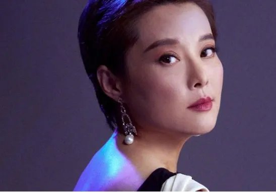 袁立被富商养了12年，却娶了大魔王宁姐，今三婚后悔吗？