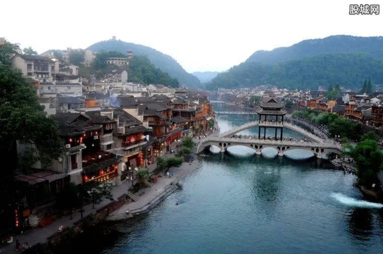 凤凰古城被曝收费 凤凰古城为什么又会重新收费？