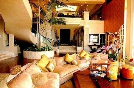 罗纳尔多超豪华的海边别墅