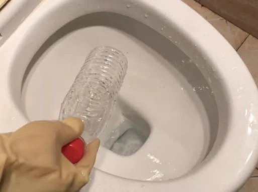 马桶严重堵塞滴水不漏怎么处理