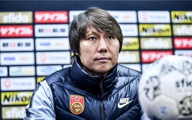 刚结束的东亚杯国足1：2落后日本队，你有什么看法？