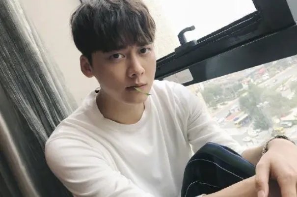 李易峰工作室发文辟谣与方安娜恋爱一事，这些恋爱瓜怎么层出不穷？