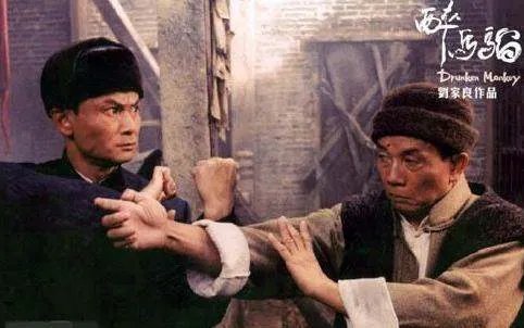 刘家良和刘家辉是什么关系，不会是亲兄弟吧