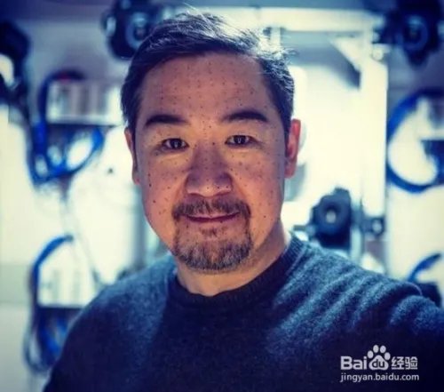 张国立晒搞笑自拍 网友:每一张都是笑点爆棚