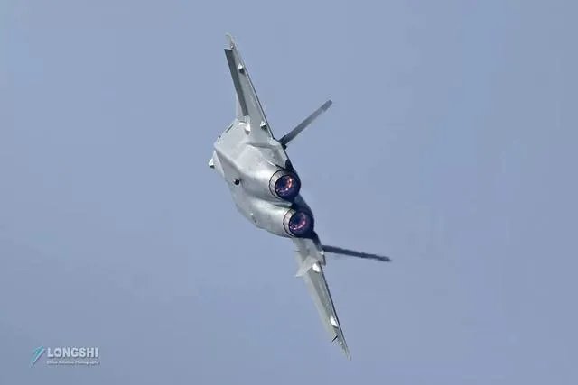 J20具备超音速巡航能力吗？为什么？