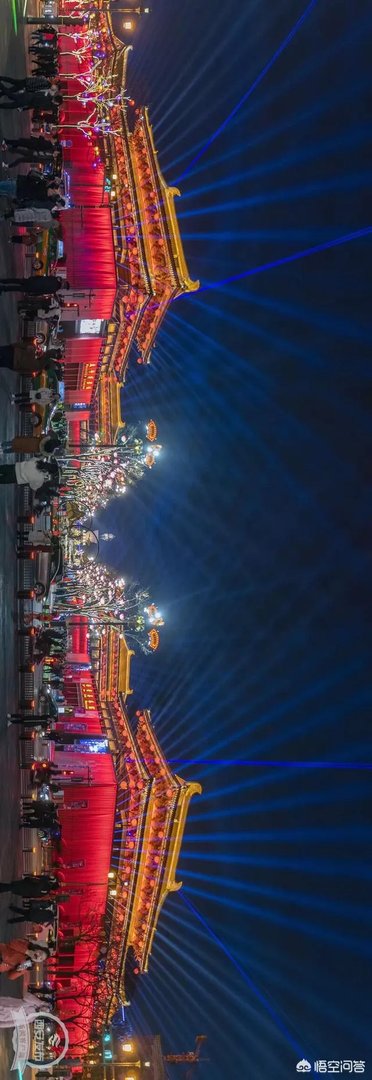 故宫首次晚间开放，你觉得是故宫的灯光秀漂亮，还是西安大唐不夜城漂亮？