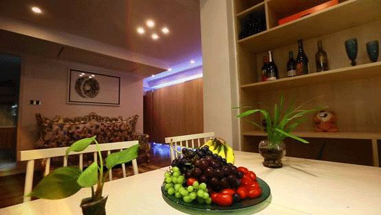 冯易进 ：七个女人一台戏  爆改58㎡“会说话的家”