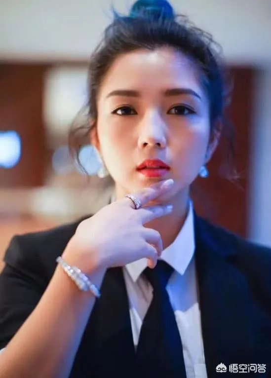 何洁生三胎，女儿夫妻是刁磊，难道当年赫子铭说的是真的？