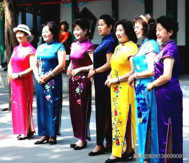 人像摄影中，你认为旗袍与汉服哪个更能拍出中国女人的韵味？你喜欢拍哪一种服装？