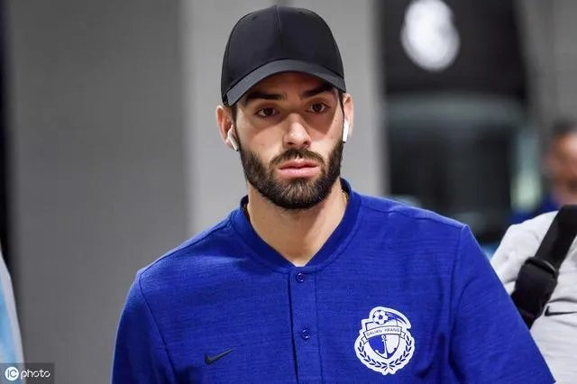 大连一方门将爆料卡拉斯科归队消极怠工，训练中一动不动，你怎么看？