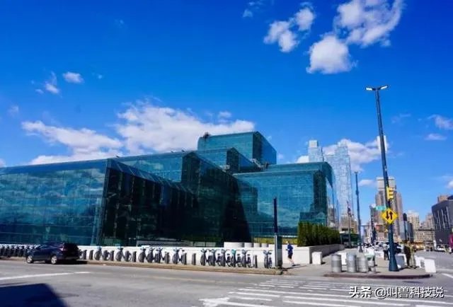 全美确诊破118万！特朗普担心的事发生了，16个州做出统一决定，你怎么看？