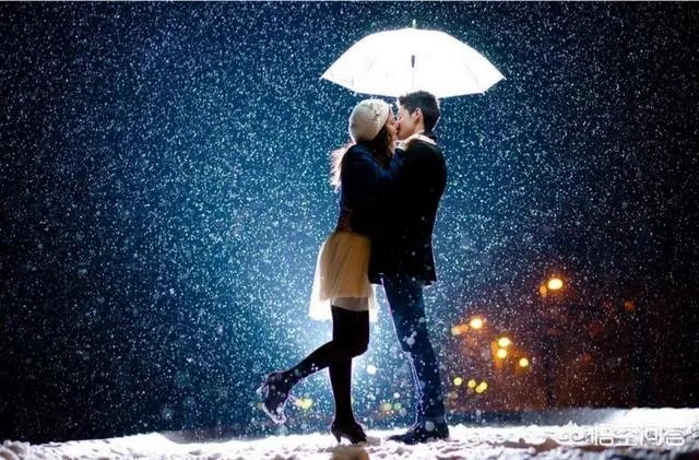 朋友圈发18岁照片是什么梗?