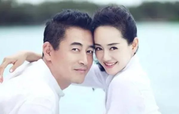 演员王志飞结过几次婚？