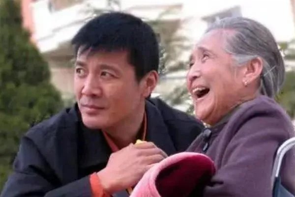 著名老演员鲁园去世，生前和哪些明星有过合作？