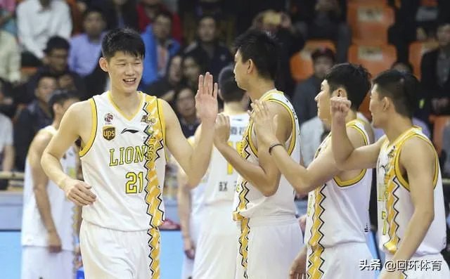 韩德君和王哲林，谁才是目前CBA第一中锋？