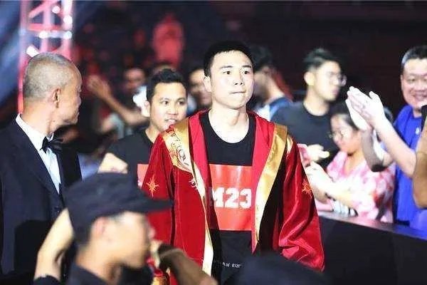 中国首位五星拳王徐灿，他和其他世界级拳王的区别在哪里？