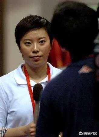 在刘诗雯和丁宁的比赛中,央视解说杨影饱受争议,球迷直呼:求央视换解说。你怎么看?