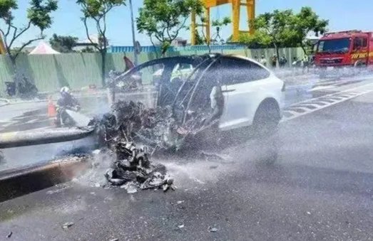 林志颖首次公开了车祸细节：确认系了安全带，他想起发生车祸的原因了吗？