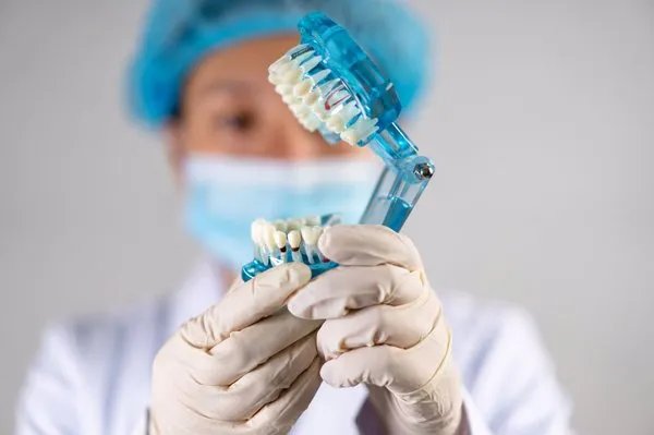 如何能快速美白牙齿