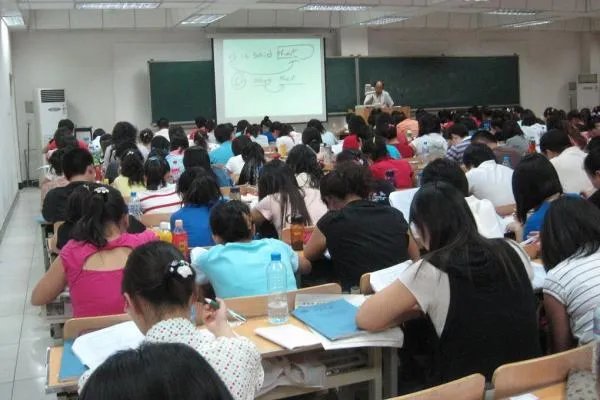 清华大学2名博士研究生被退学，为什么现在越来越多高校学生被退学？