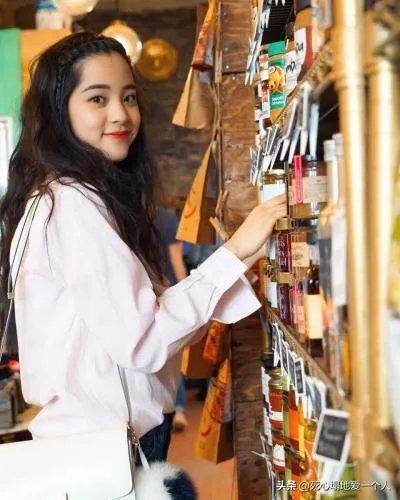 如何评价欧阳娜娜唱《惊雷》？