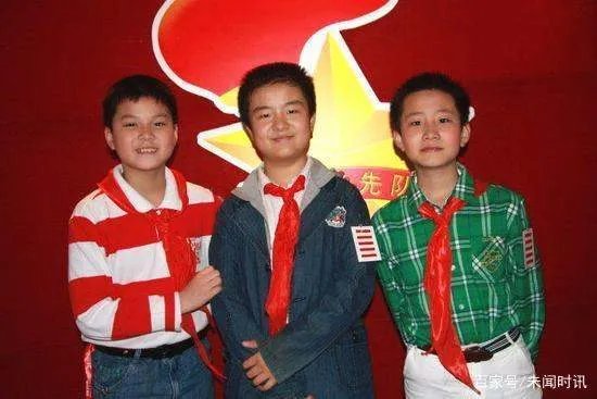 昔日的“五道杠少年”和“不屑弟”现状怎样？一个民办，另一个呢？