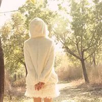 唯美QQ头像女生,最好是背影的,不要灰色,唯美一点、