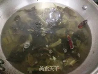 酸汤肥羊煲