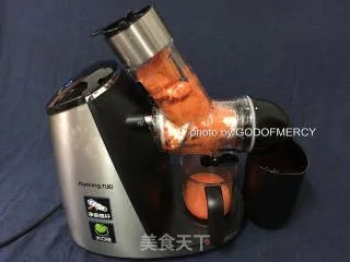 夏季美容美体的秘密：原汁原味的木瓜胡萝卜汁