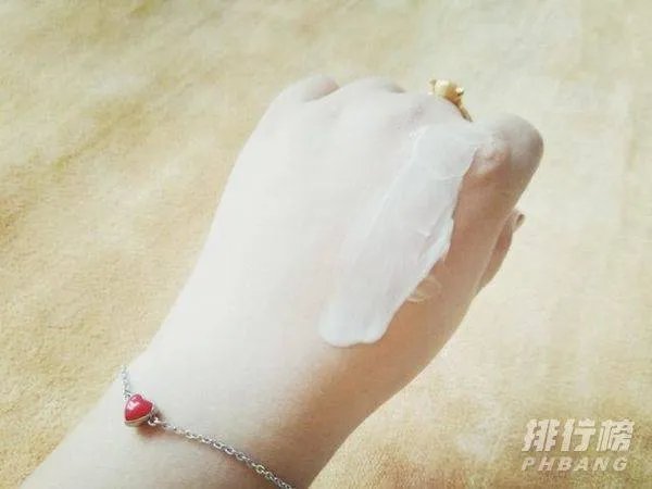 丸美眼霜哪款最好用_好用的丸美眼霜系列推荐