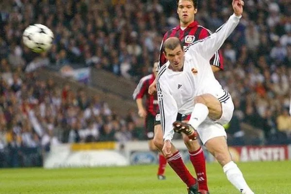 单论个人能力,巅峰期博格坎普能否与巅峰期齐达内比肩?