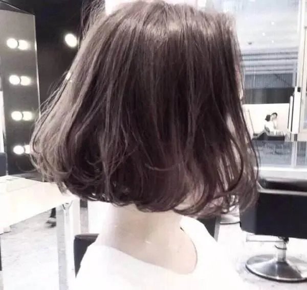 有哪些好看的短发发型？