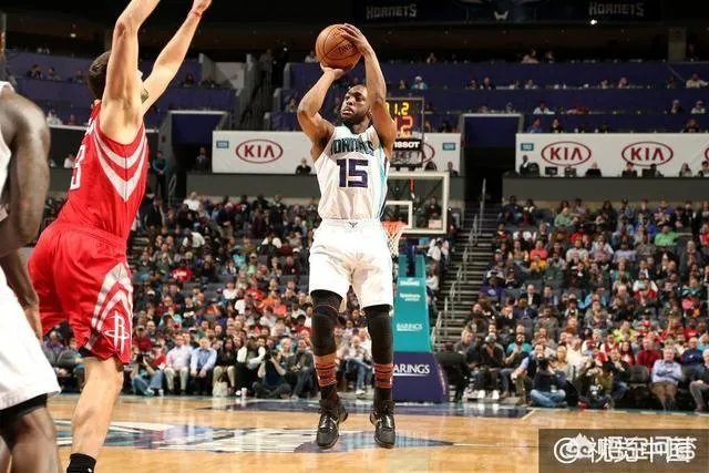 沃克生涯第11次砍下40+,超越格伦莱斯,你怎么看?