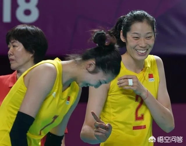 ZhuPerb！拿出结婚证给朱婷签名的暖心，球迷为朱婷写歌，这件事让你感动了吗？