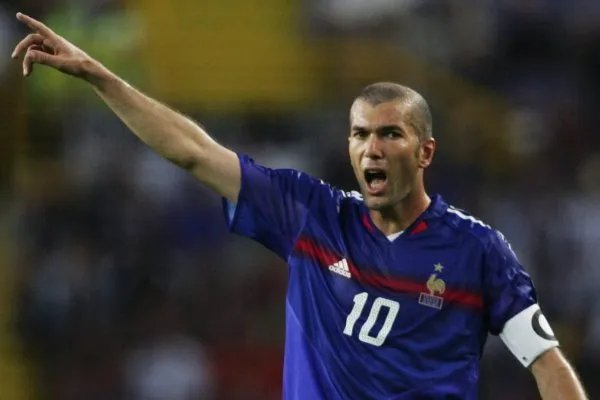 单论个人能力，巅峰期博格坎普能否与巅峰期齐达内比肩？